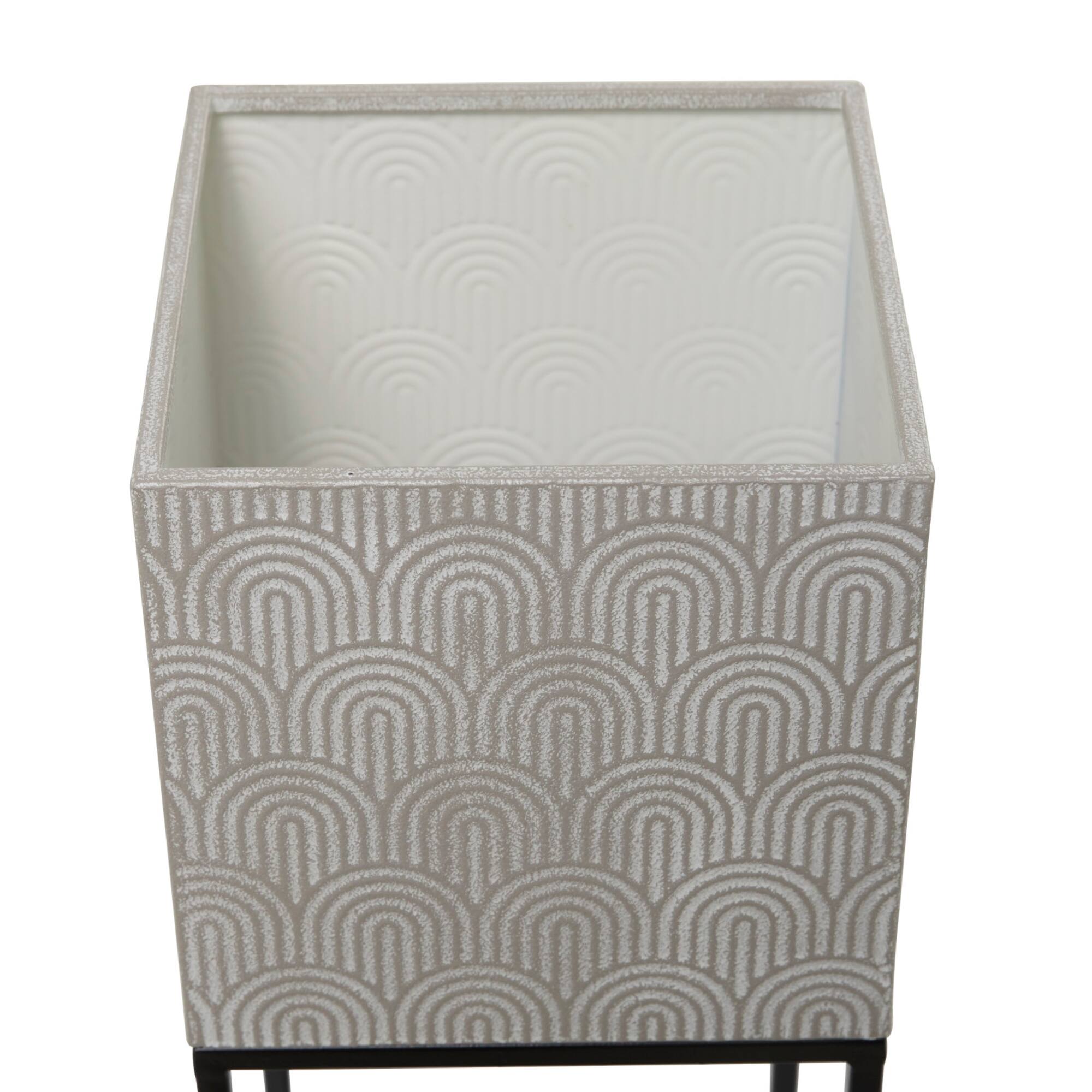 Light Gray Metal Modern Planter Set